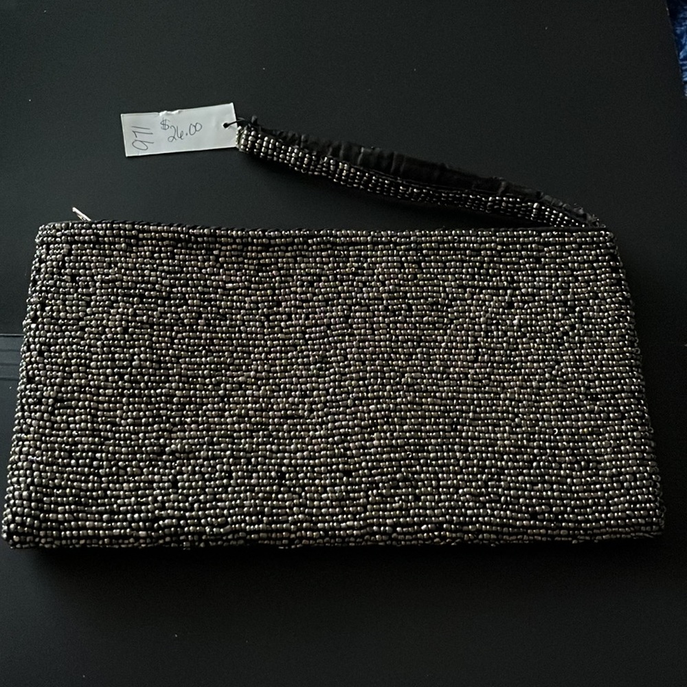 Beautiful Beaded clutch - Picture 6 of 10